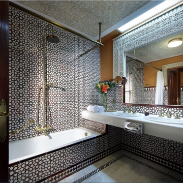 Junior Suite Bathroom, Alhambra Palace