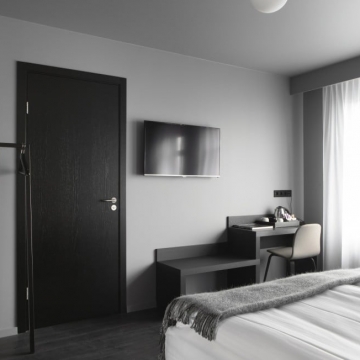 Double Room, Skuggi Hotel